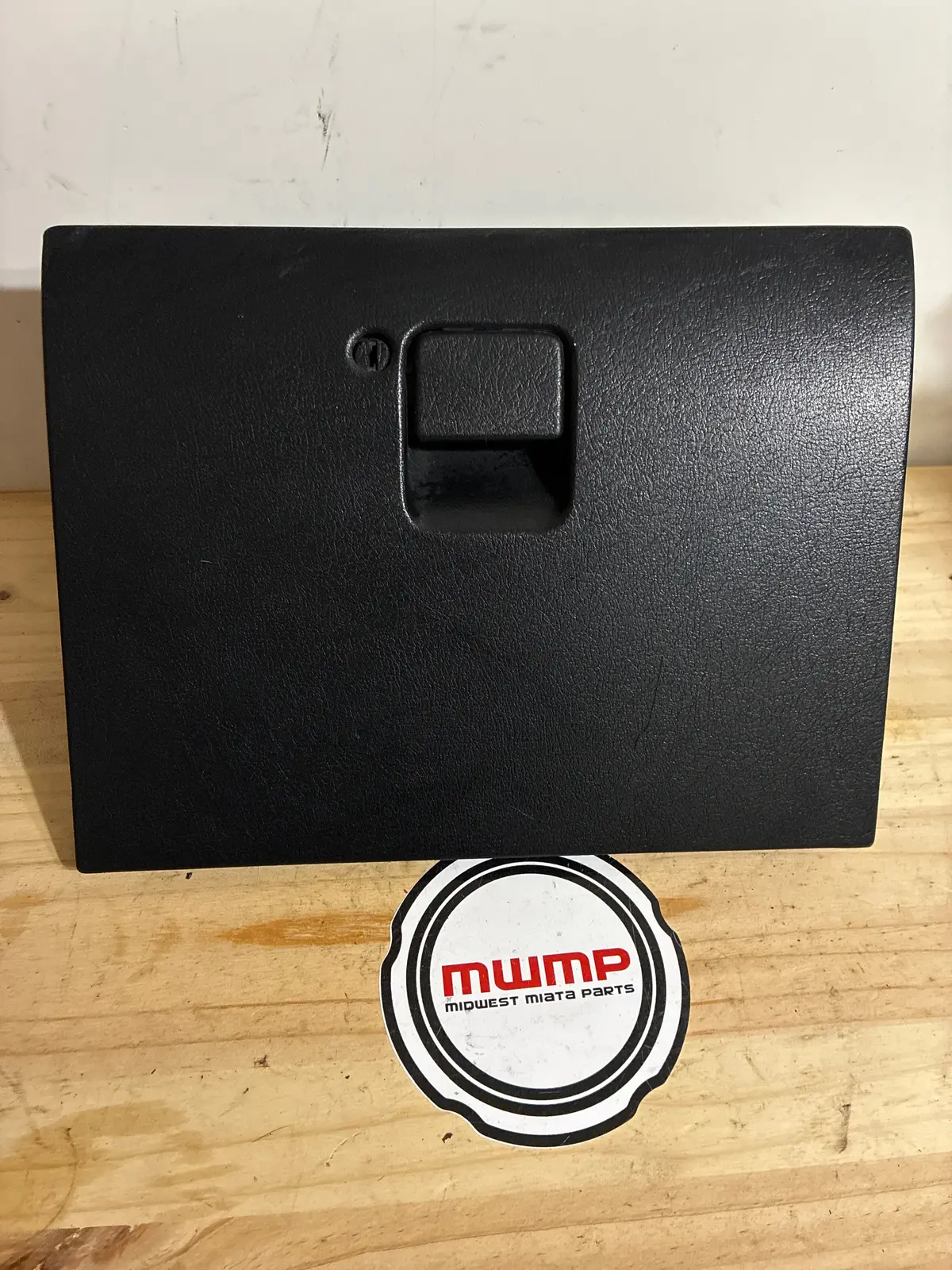 1990-1993 Mazda Miata Black Glove Box With Latch Na01-64-030E-00 1