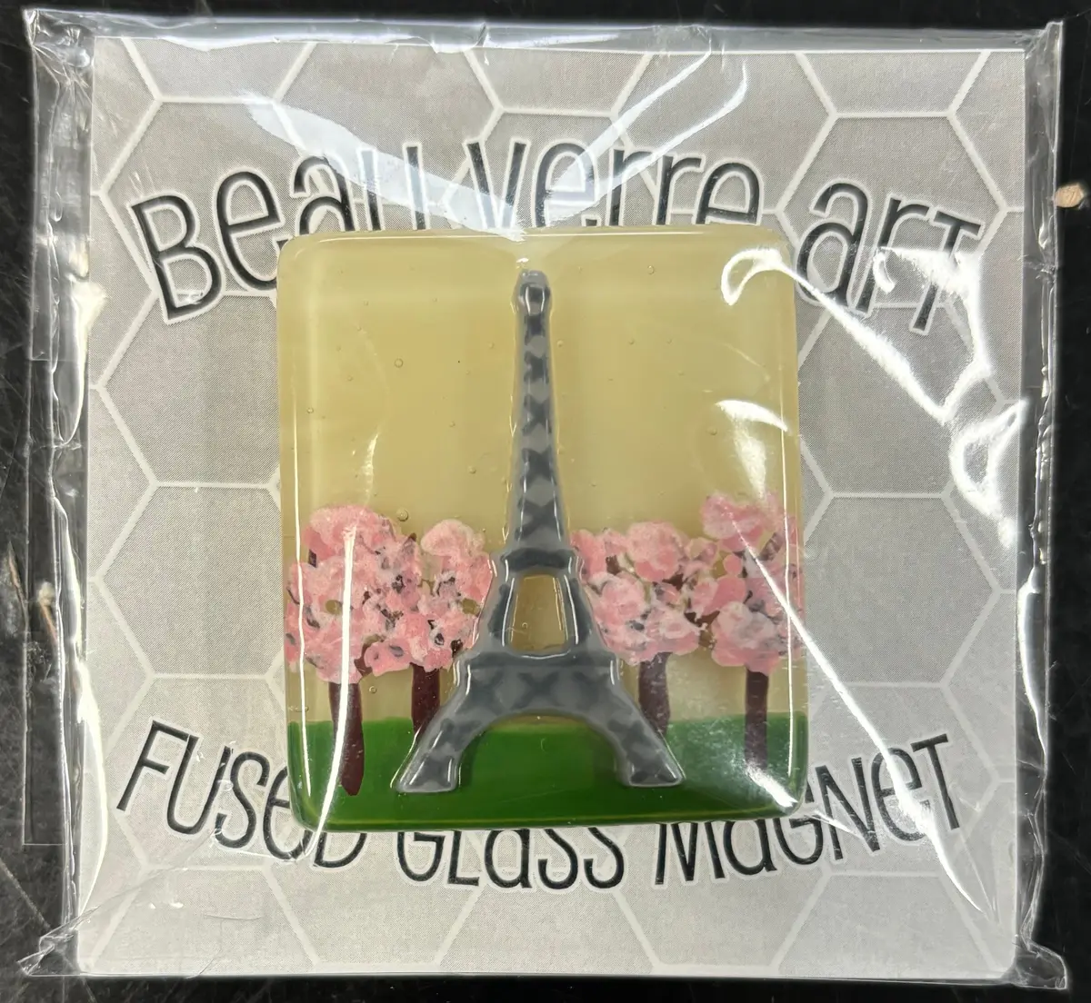 Beau Verre Eiffel Tower In Spring Needle Minder 1