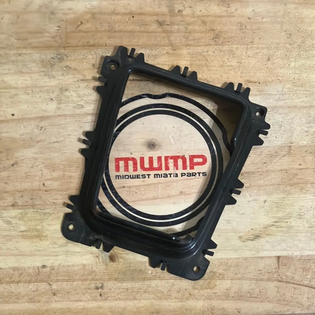 1999-2005 Mazda Miata Shifter Boot Retainer Nc10-64-334 1