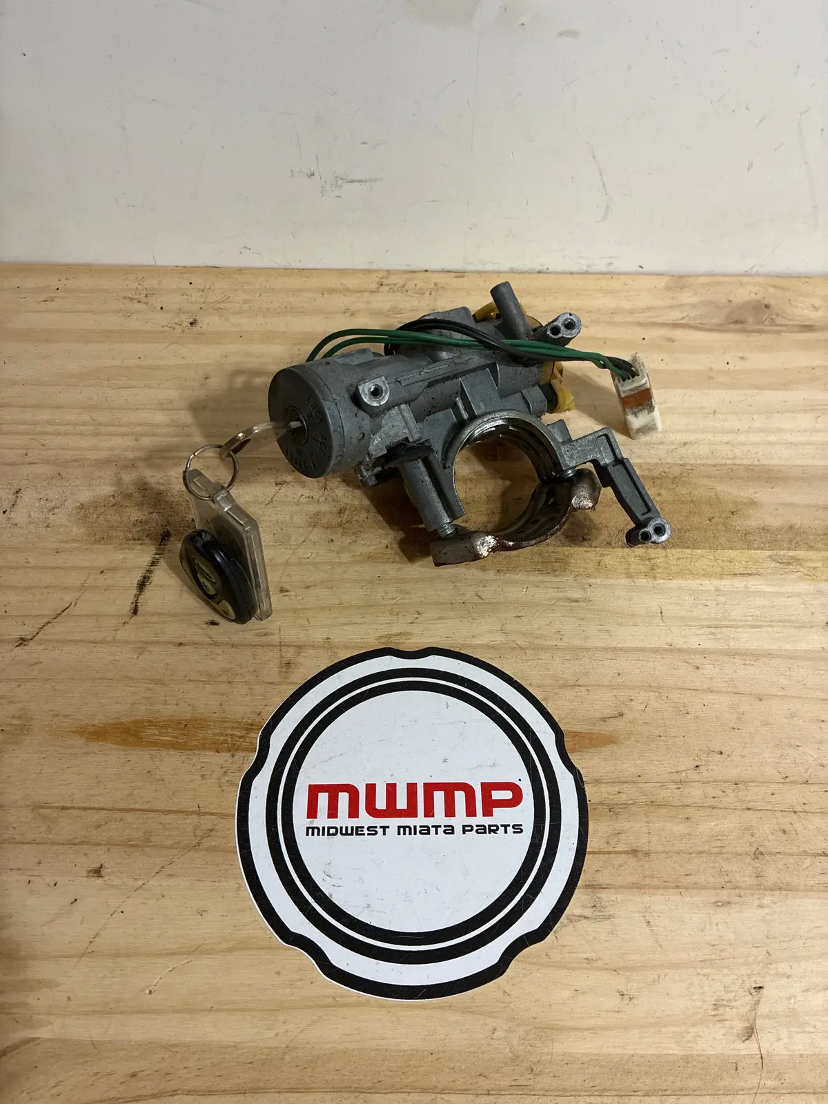 1999-2000 Mazda Miata Automatic Ignition Cylinder/Key Set 1