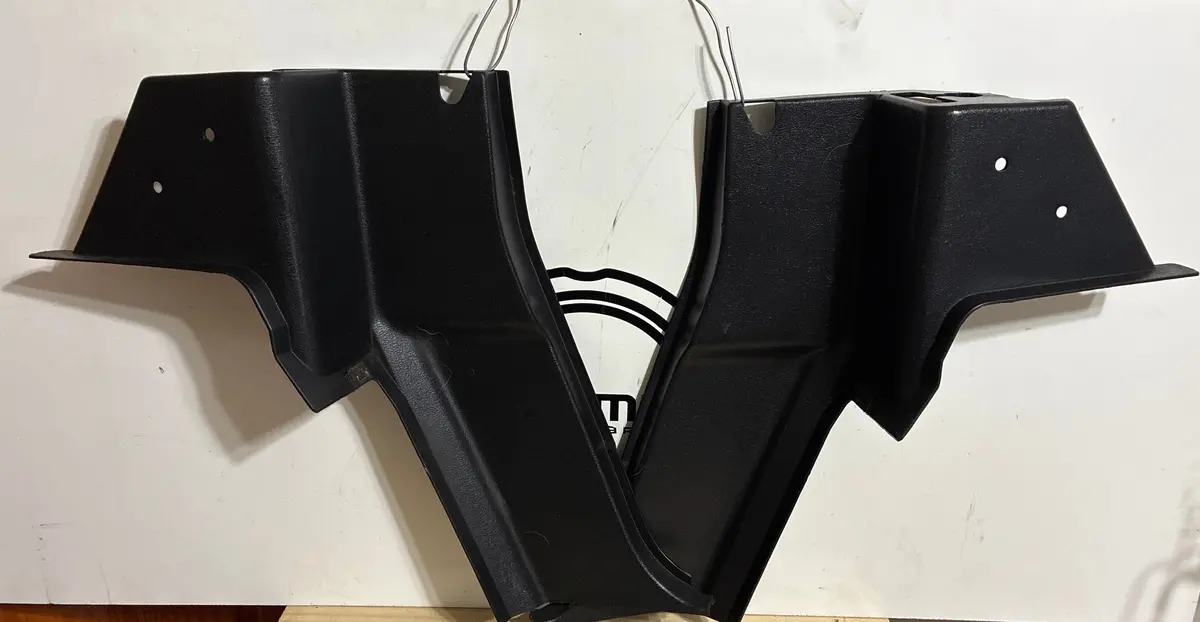 1990-1993 Mazda Miata B Pillar Trim (Black) Na01-68-550A 1