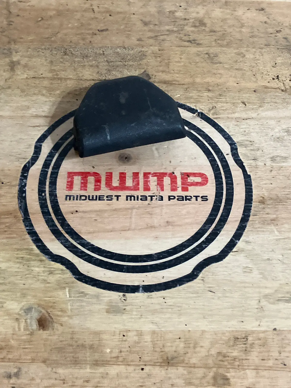 1990-1997 Mazda Miata Seat Belt Bolt Cap Trim N026-57-631-00 1