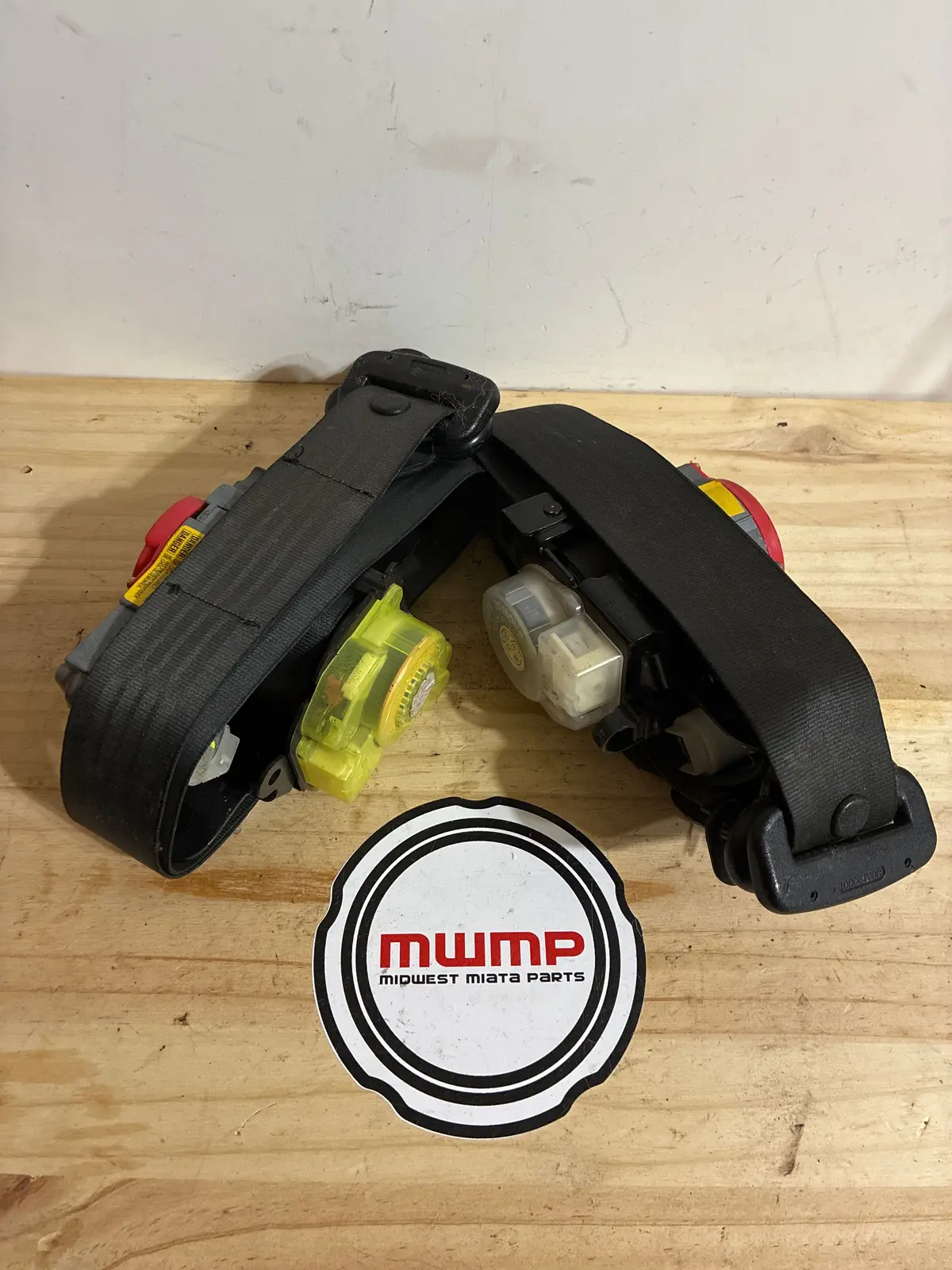 2001-2005 Mazda Miata Seat Belt Set 1