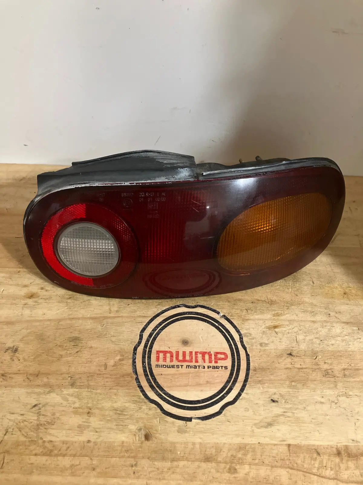 1990-1997 Mazda Miata Right Taillight 8Bn5-51-150 1