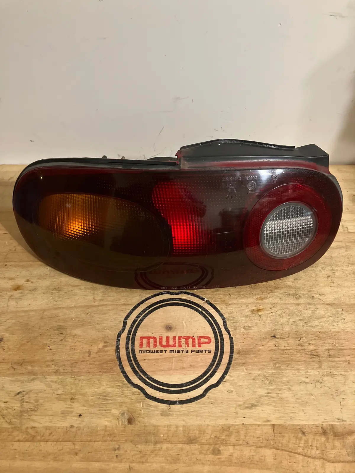 1990-1997 Mazda Miata Left Taillight 8Bn5-51-160 1