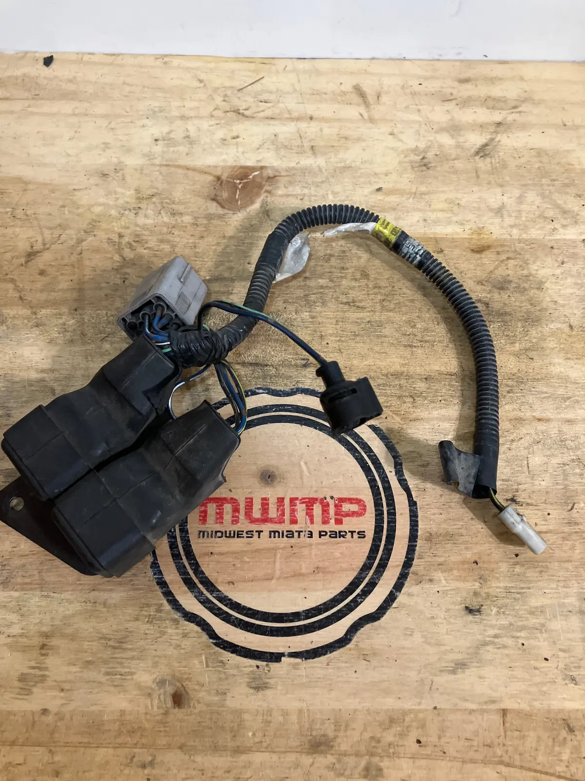 1994-1997 Mazda Miata Ac Relay And Pig Tail Na75-61-545 1