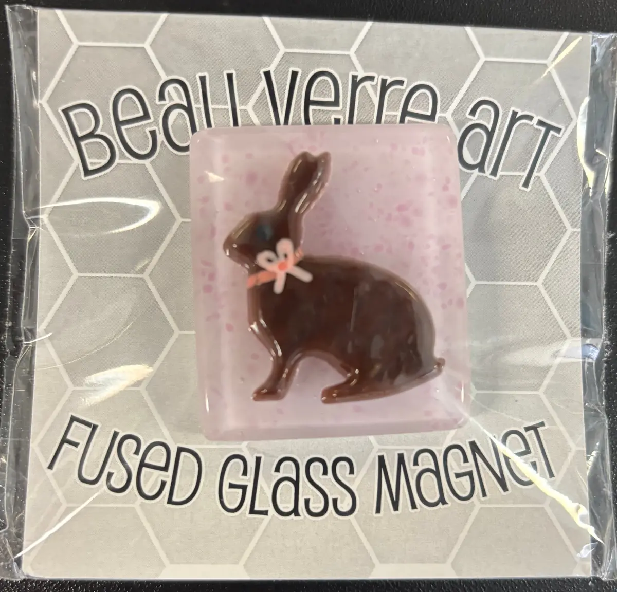 Beau Verre Chocolate Bunny Glass Needle Minder 1