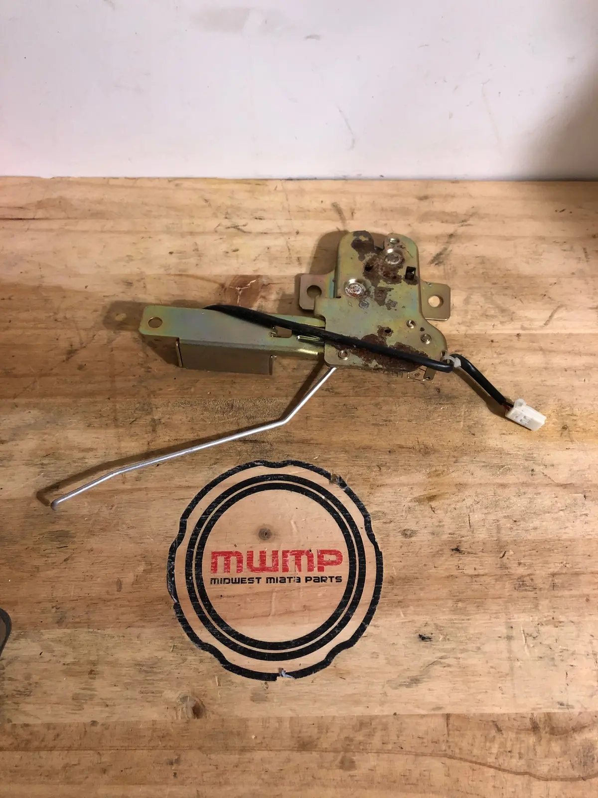 2001-2005 Mazda Miata Trunk Keyless Entry Latch And Rod Nc88-56-820 1