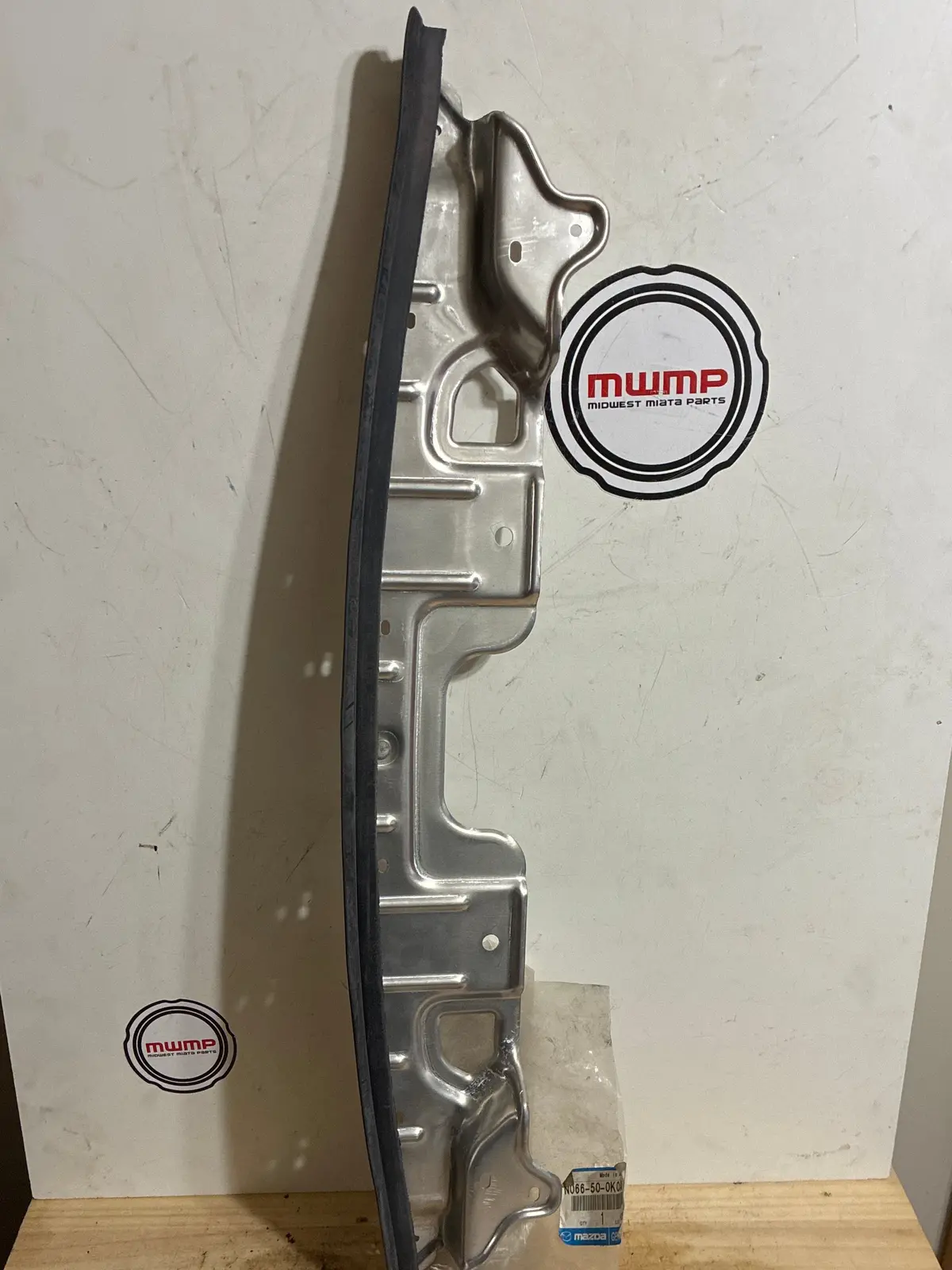 2001-2005 Mazda Miata Front Bumper Upper Support Reinforcement N066-50-0K0a 1