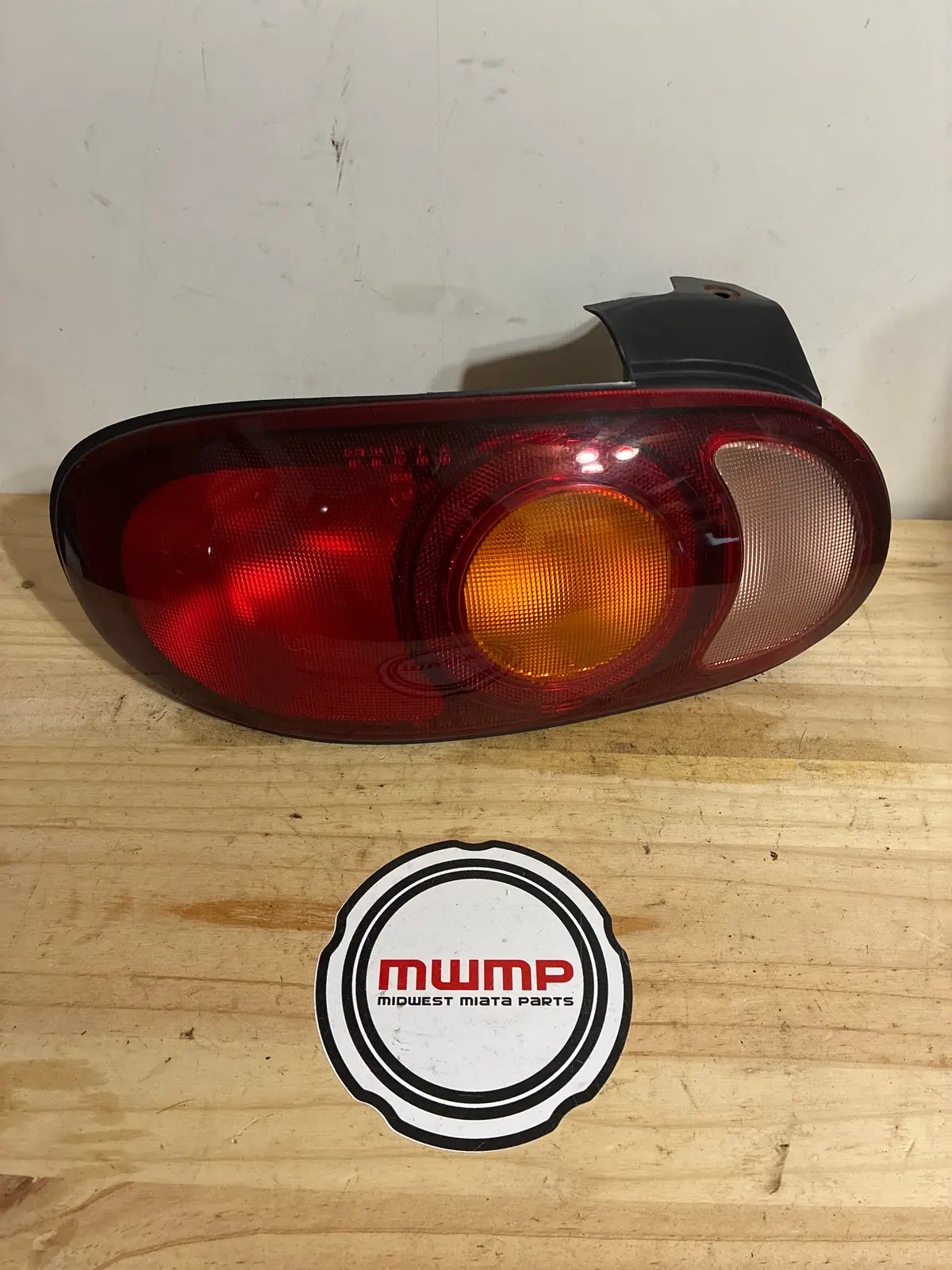 1999-2000 Mazda Miata Left Taillight Tail Light Nc10-51-160 1