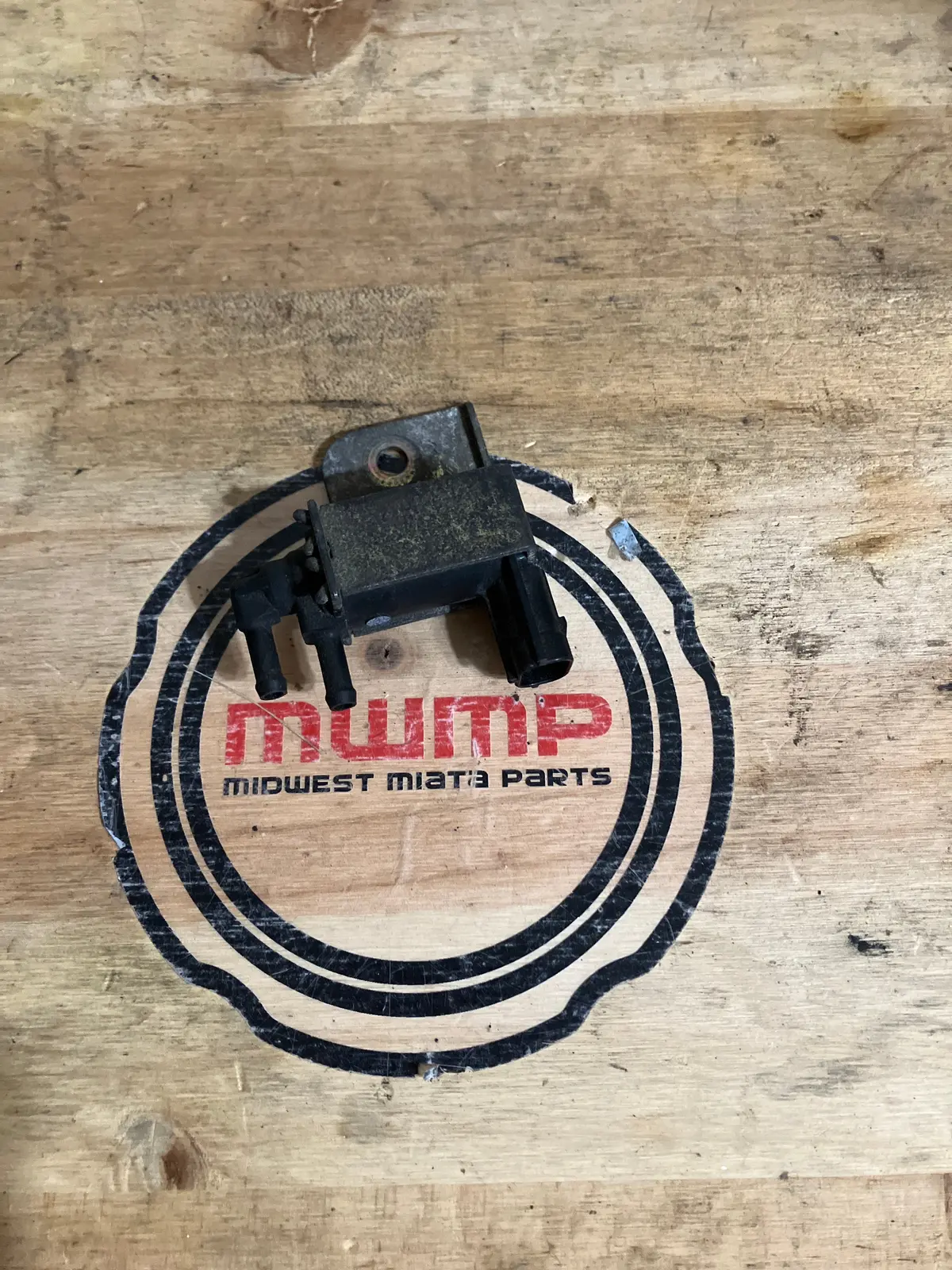1990-1997 Mazda Miata Evaporator Purge Valve Je16-18-741A 1