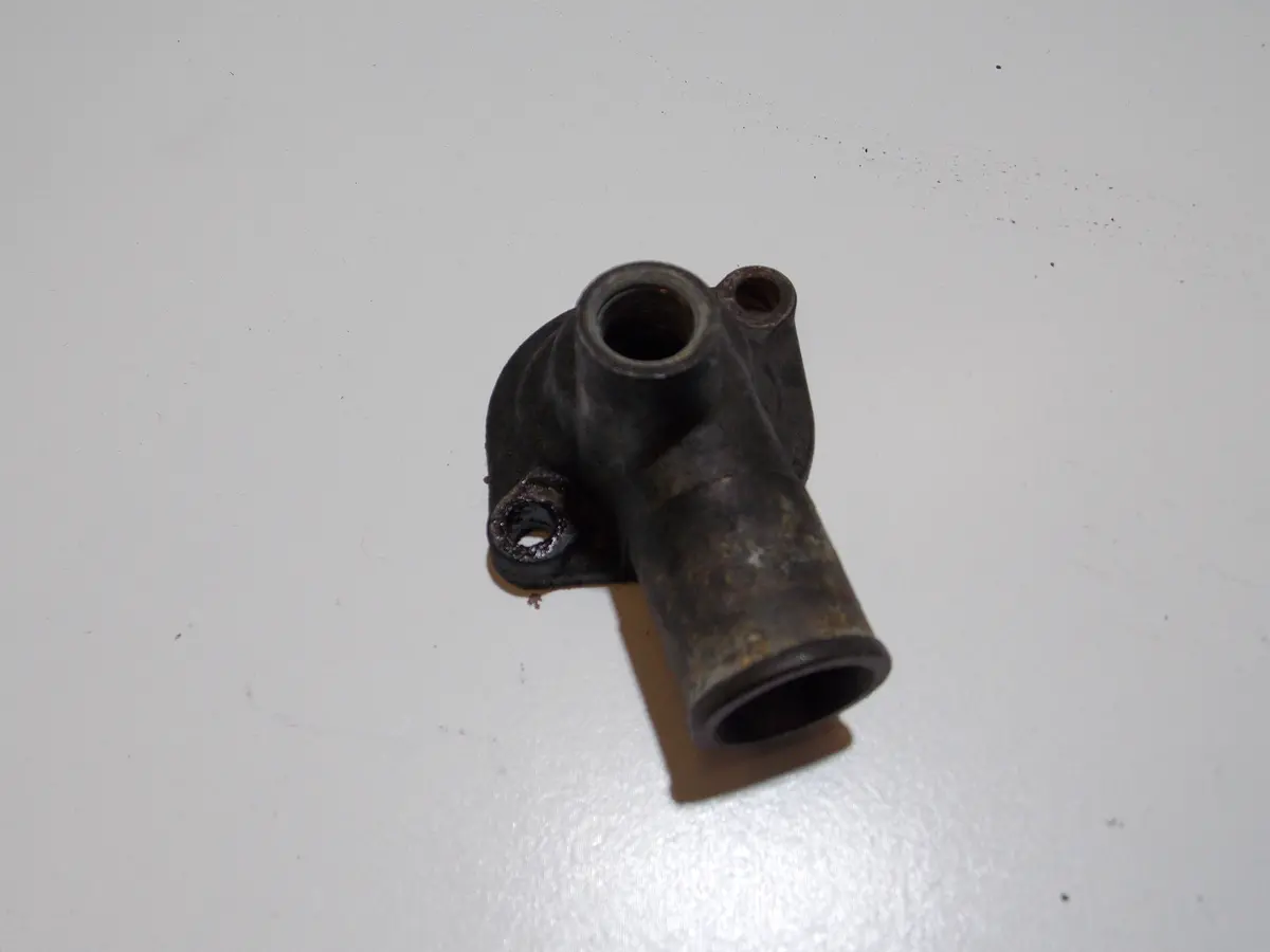 1990-1993 Mazda Miata Thermostat Housing B61p-15-172 1