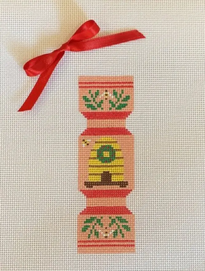 Tlm-75 Holiday Hive Christmas Cracker 1