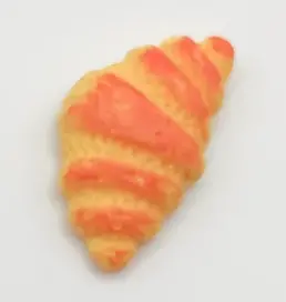 Croissant Resin Needleminder 1