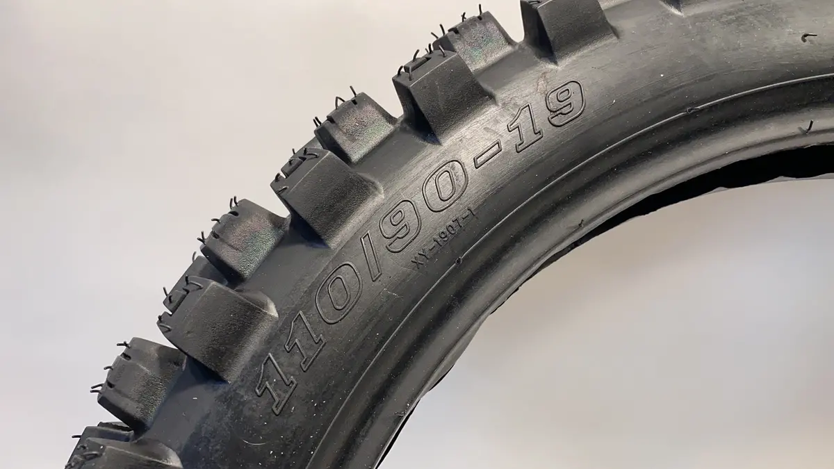 7568 | 19" Rear Tyre | 110/90-19 1