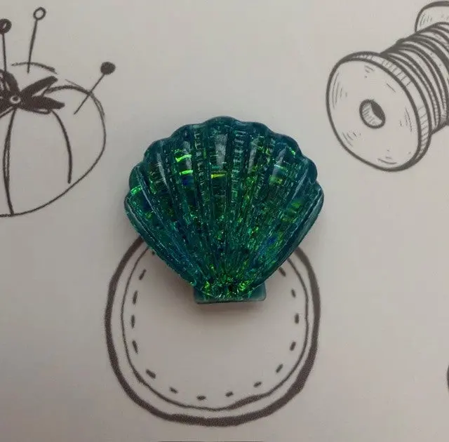 Scallop Resin Needleminder 1
