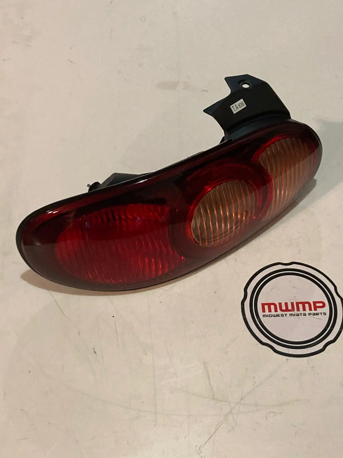 2001-2005 Mazda Miata Left Rear Taillight Lens Assembly N066-51-180 1