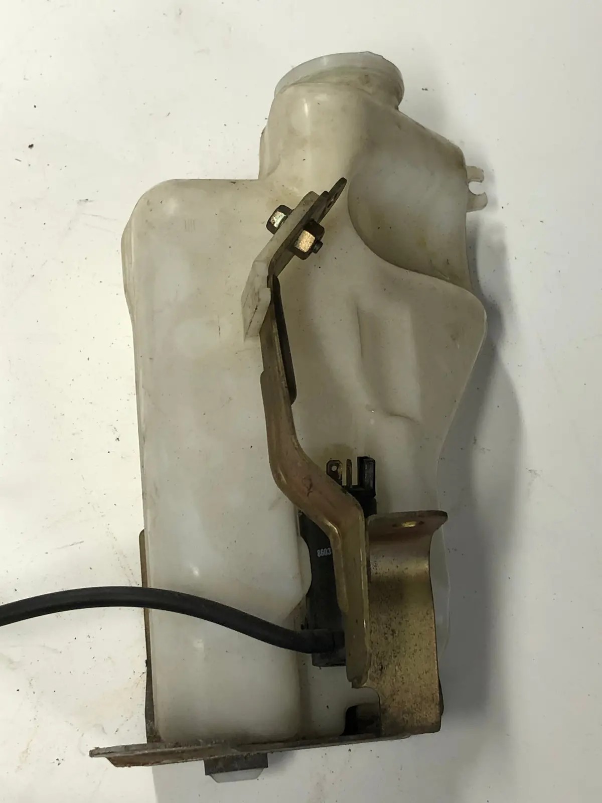 1999-2005 Mazda Miata Washer Bottle W Pump W Abs Nc14-67-480D 1