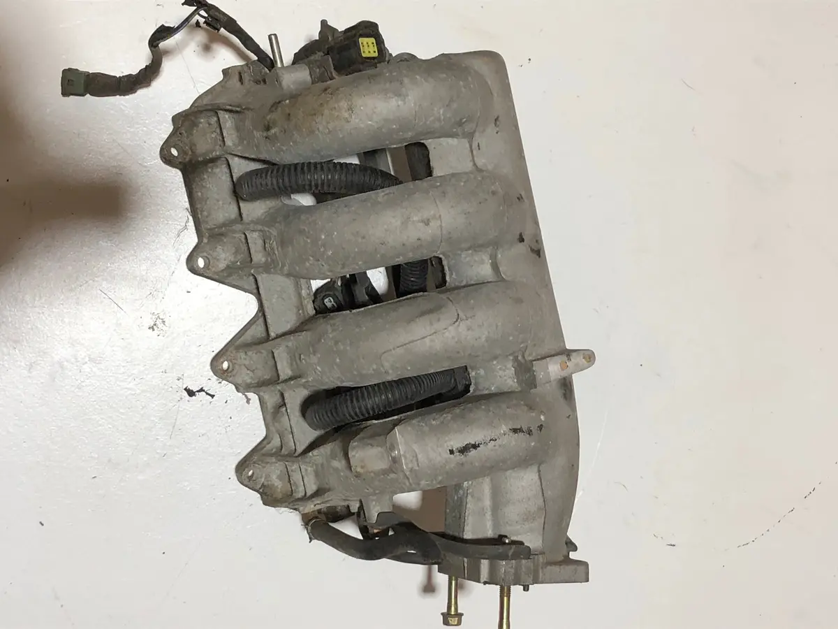 1990-1993 Mazda Miata Oem Intake Manifold 1