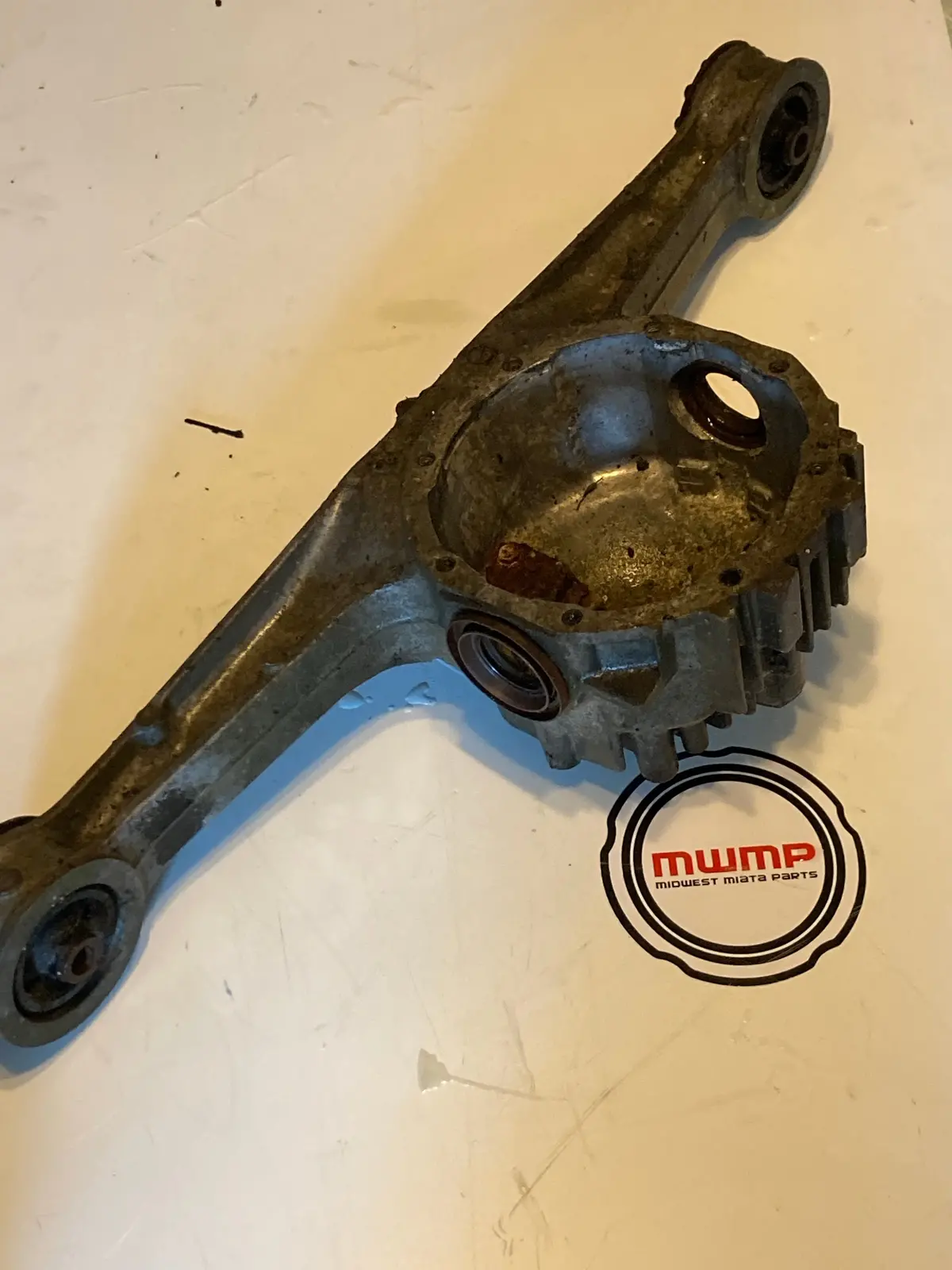 1990-1993 Mazda Miata Differential Diff Housing Carrier T Arm 1
